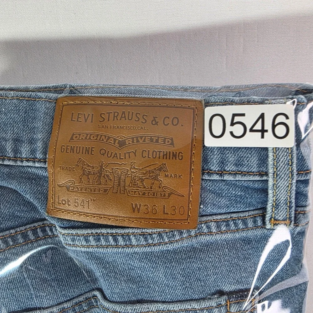 Levis 541 Athletic Taper Jeans Mens 36x28 Medium Wash Blue Denim BIG E